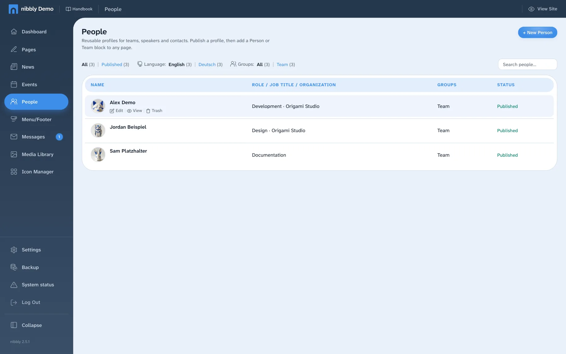 People list with name, status and groups
